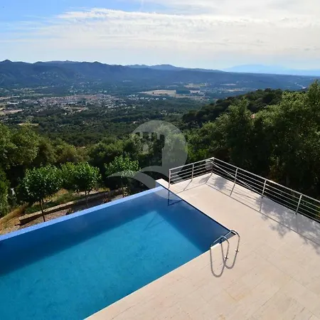 La Vista Villa *